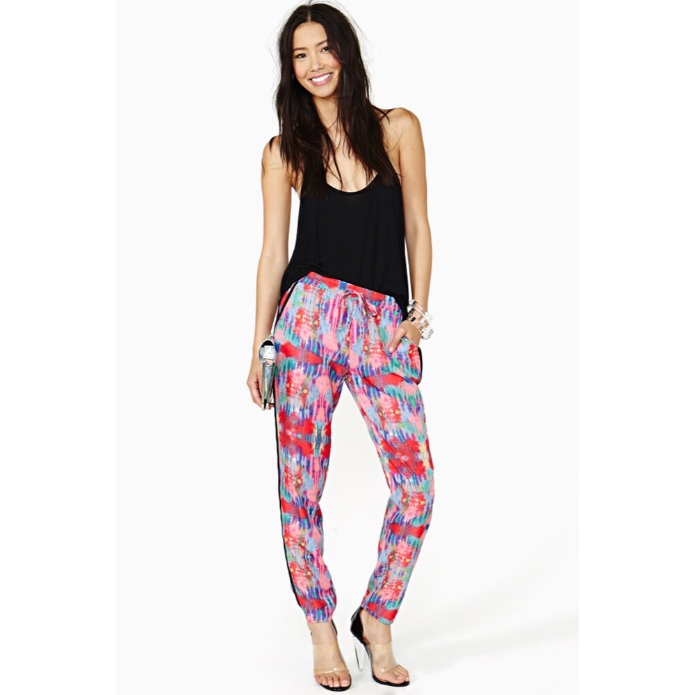 NastyGal Blurred Bloom Pants - Picture 3 of 7